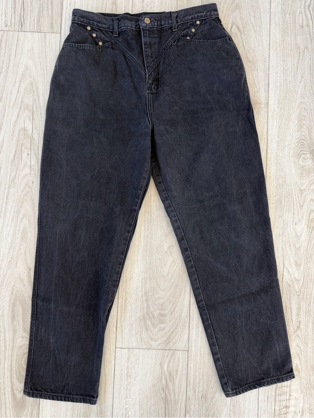 Vintage Ozark Mountain High-Rise Women's Jeans in Washed Black - Timeless Fit